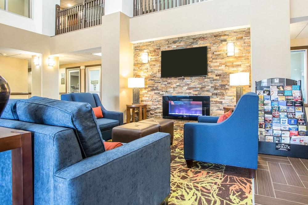 Comfort Suites Springfield Exterior photo