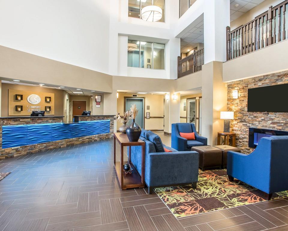 Comfort Suites Springfield Exterior photo